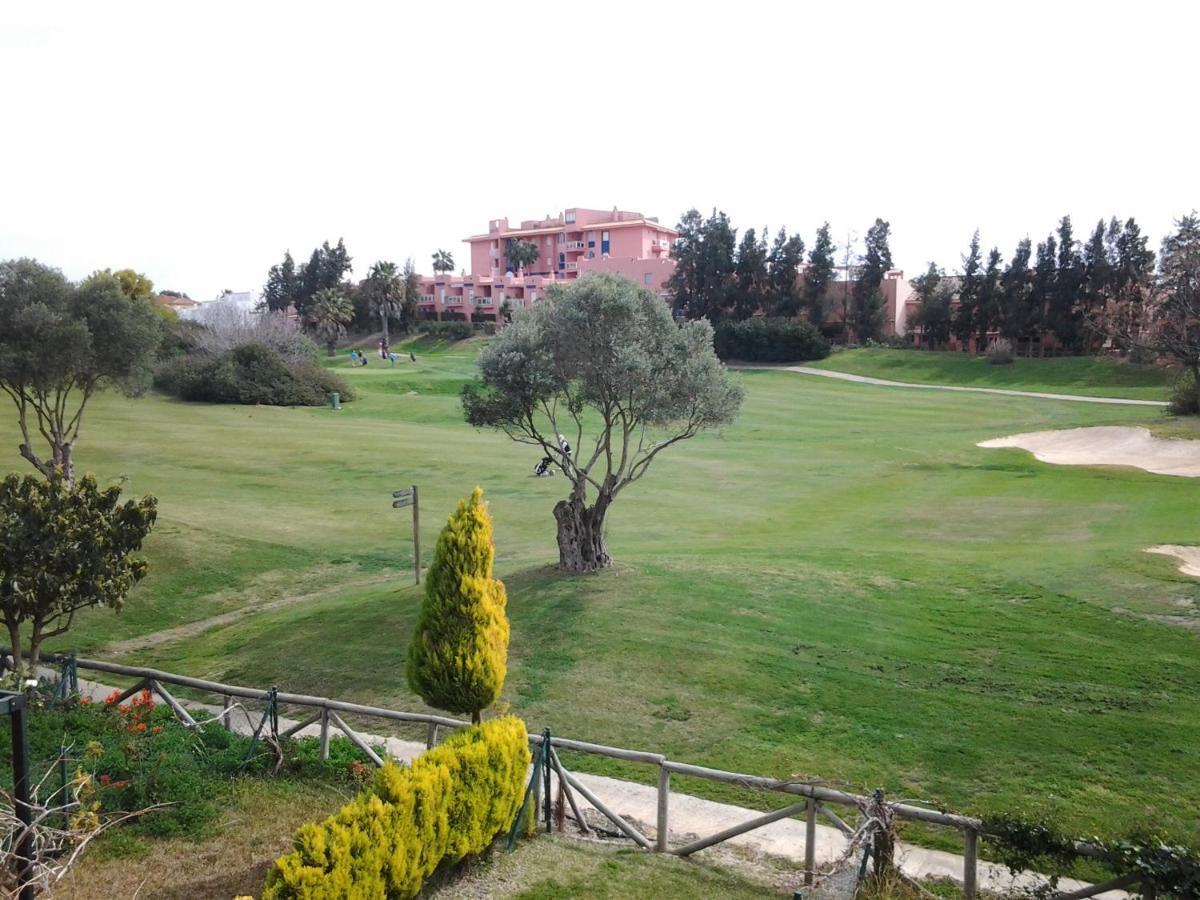 Olhando Um Campo De Golf Islantilla Exterior photo